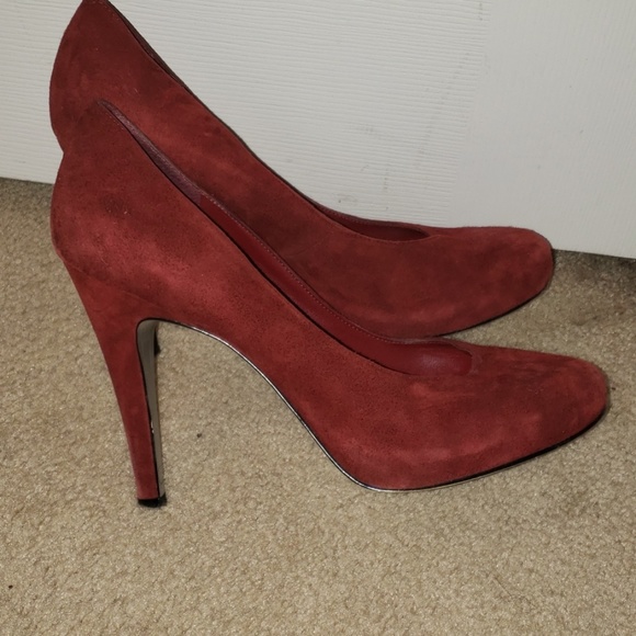 Red Suede platform pumps - Picture 4 of 8